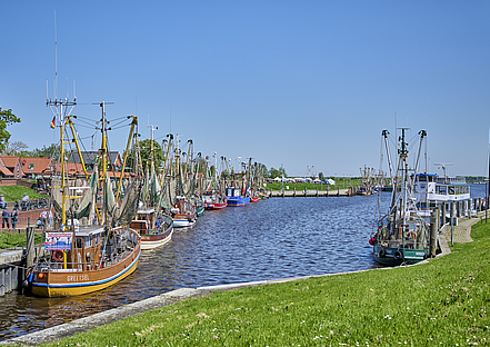 Kutterhafen Greetsiel (NKR, F. Trykowski) Kutterhafen Greetsiel
