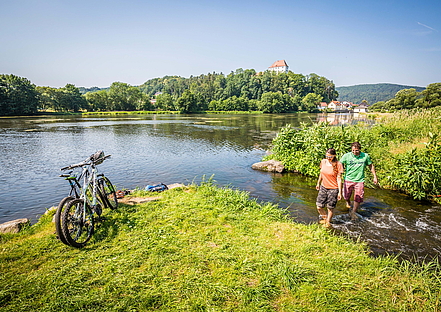 Radlerpause im Regental (Oberpfälzer Wald/Fotograf Thomas Kujat)